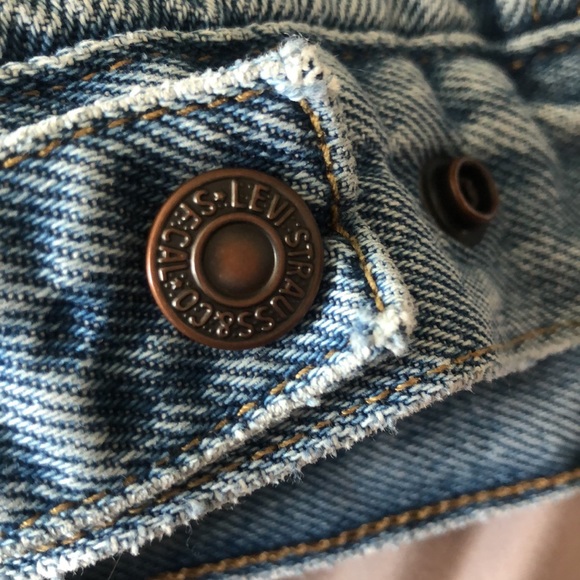 LEVIS Sherpa Lined Trucker Jean Jacket - Picture 9 of 11